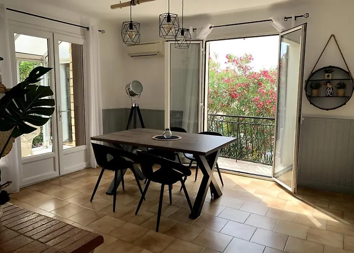 Holiday home Maison Cap Loriots